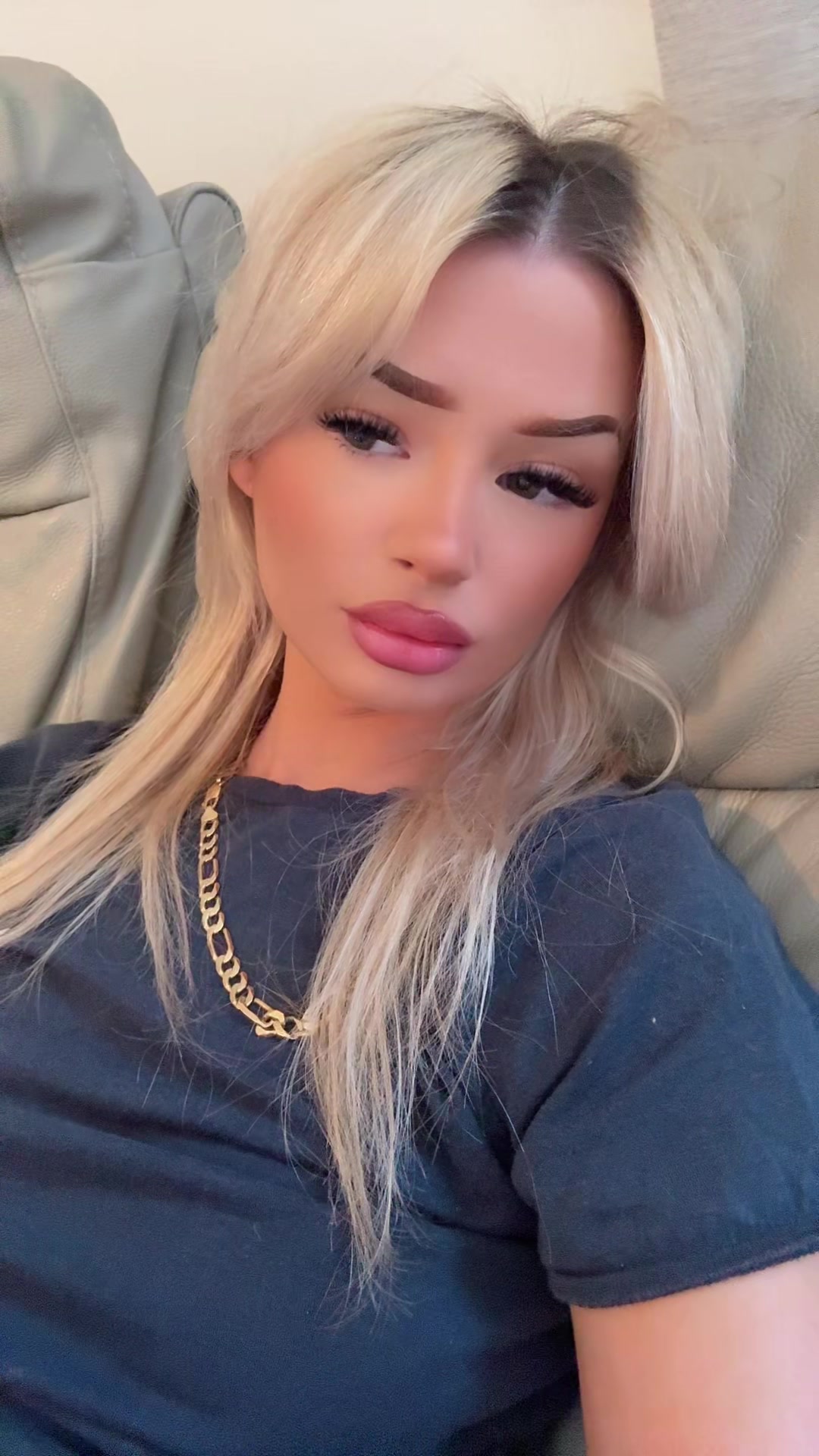 @Elliequigley