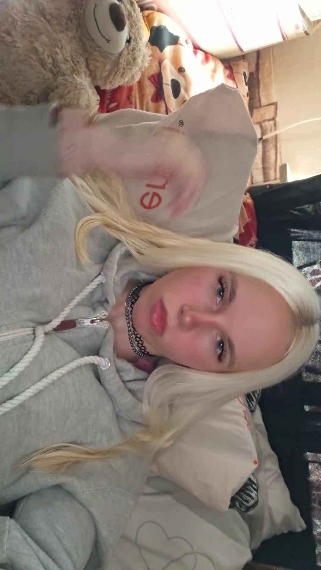 @𝐋𝐢𝐬𝐚