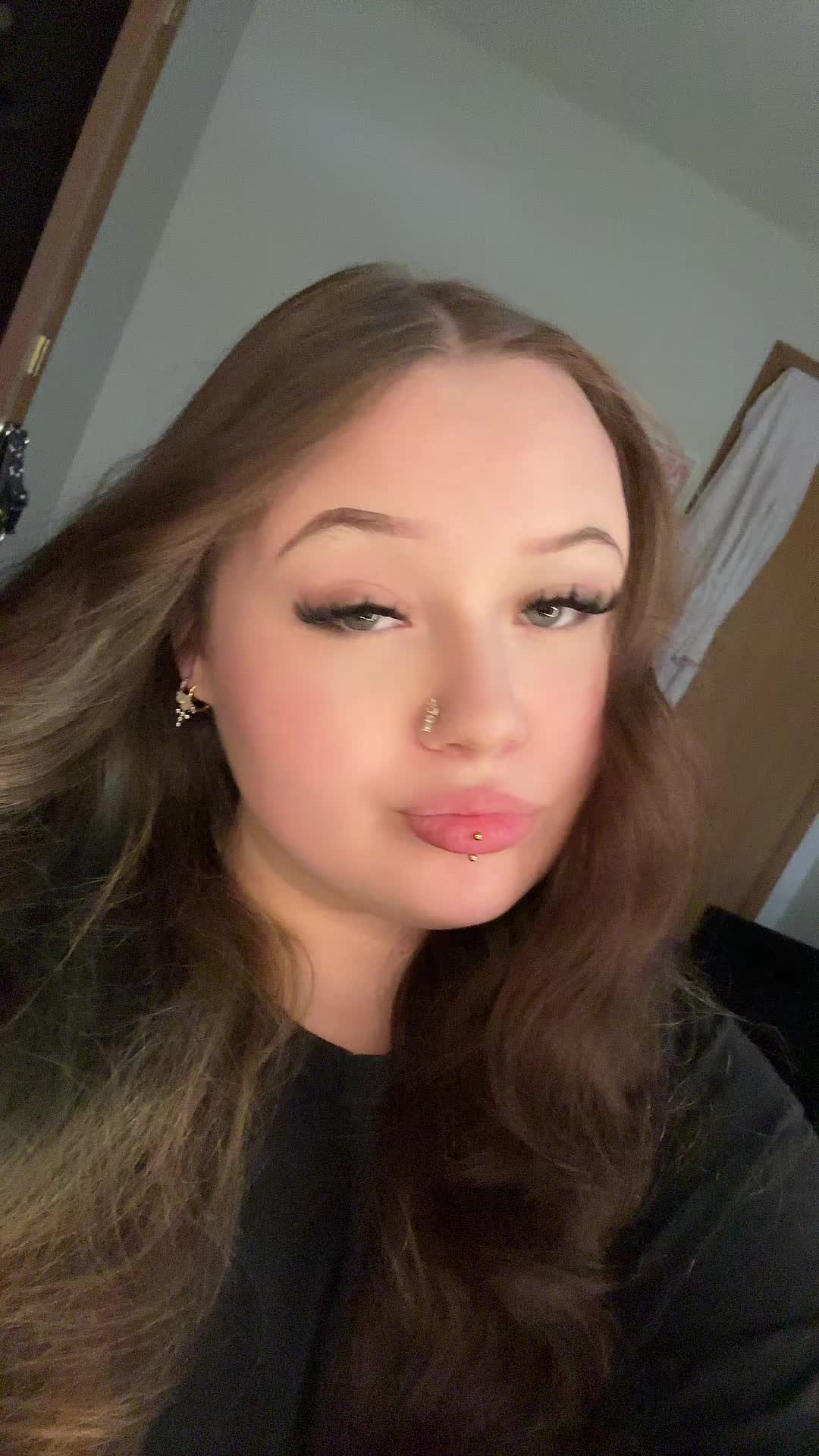 @𝐸𝑣𝑒𝑙𝑦𝑛 ꨄ.