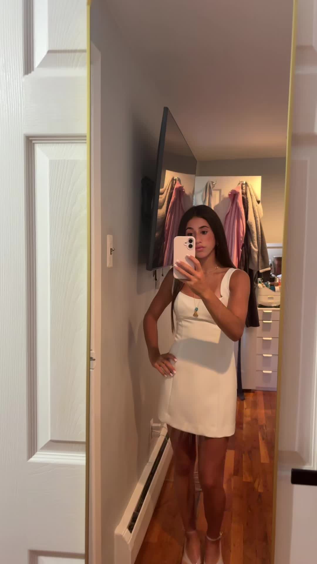 @avarosen_