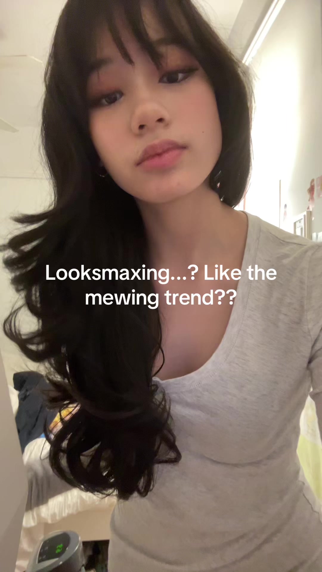 @:3