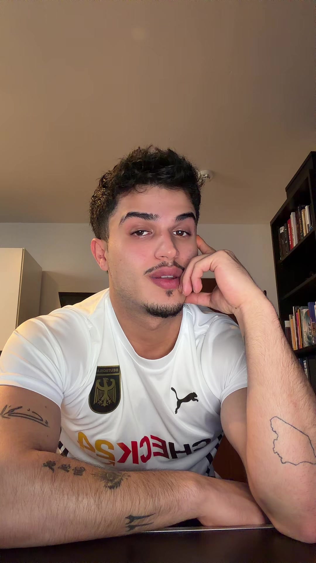 @Amaro