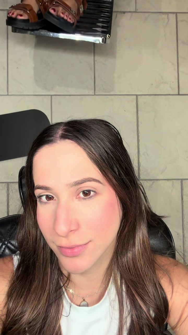 @labuenaamanda