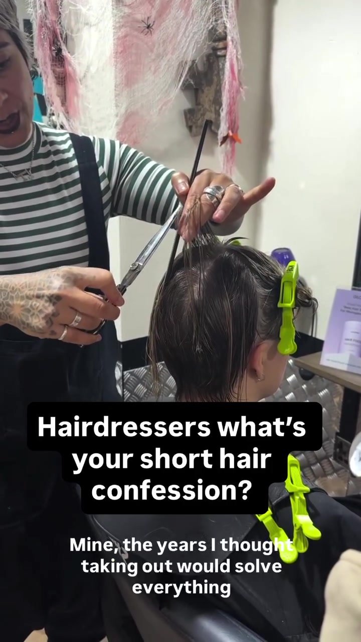 @Short Hair Cutting Specialist