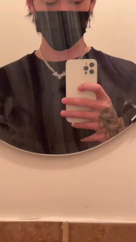 @🕷0