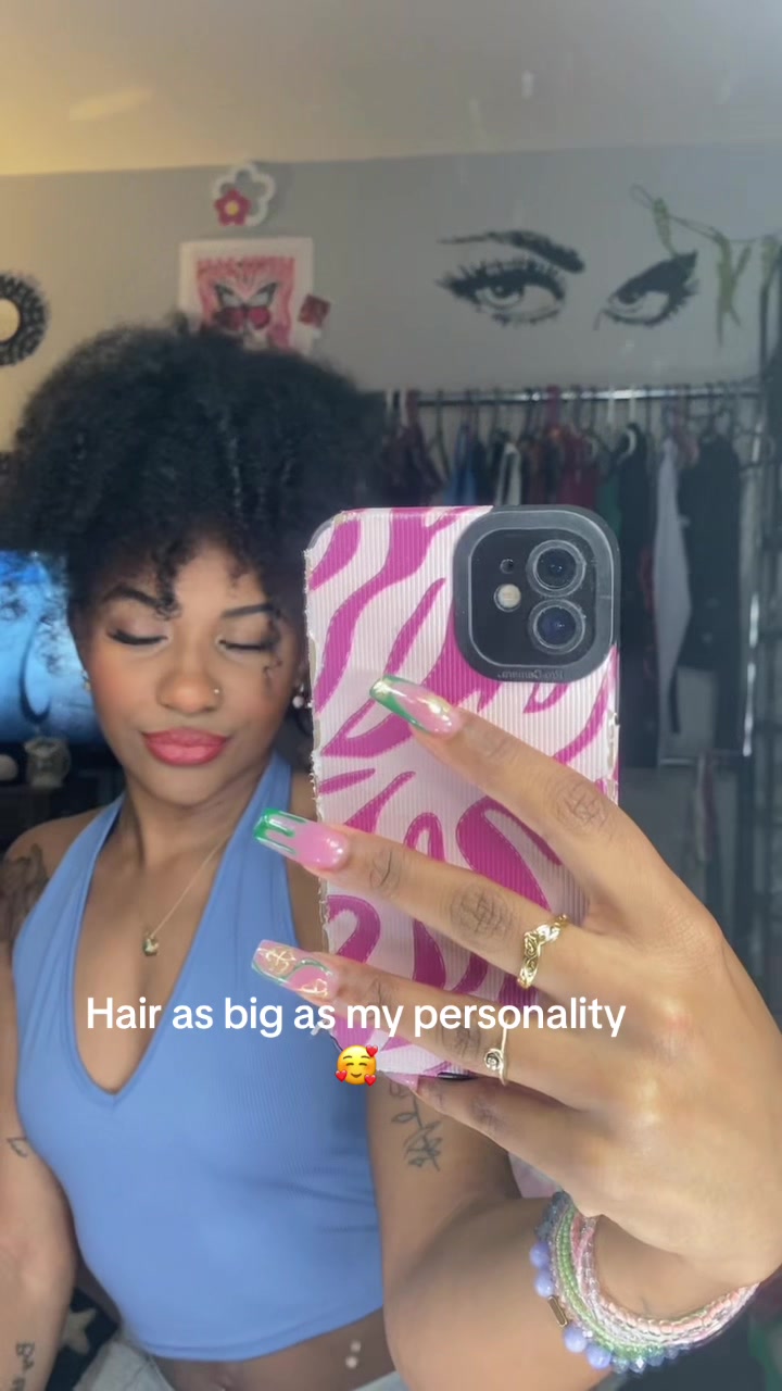 @BIGGEST BOW🌟