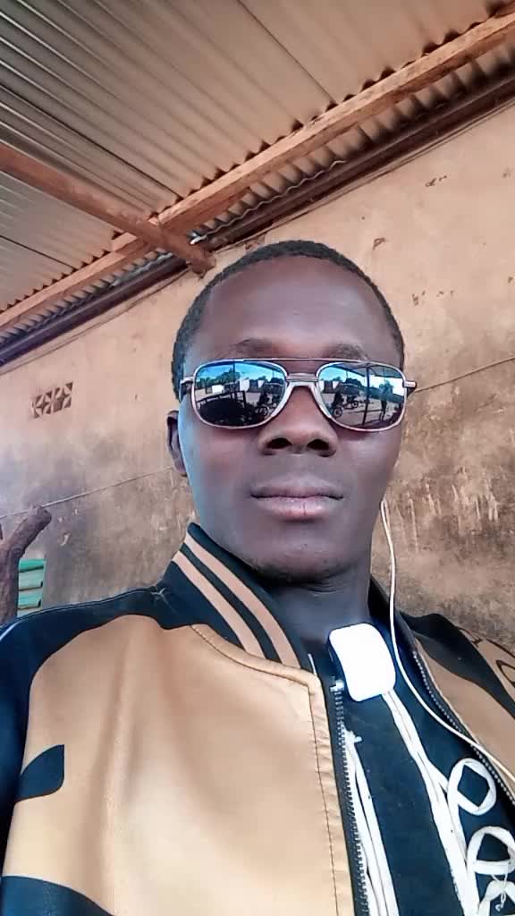 @moumounousere