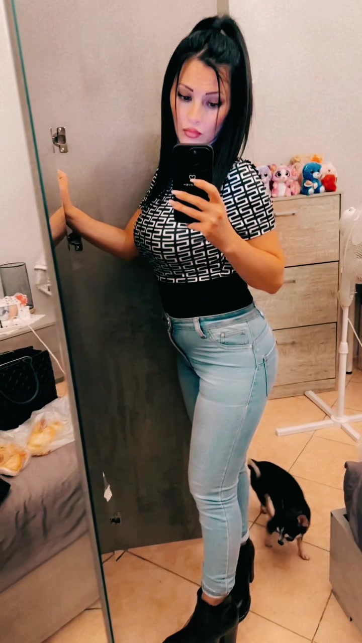 @“ La Chica “