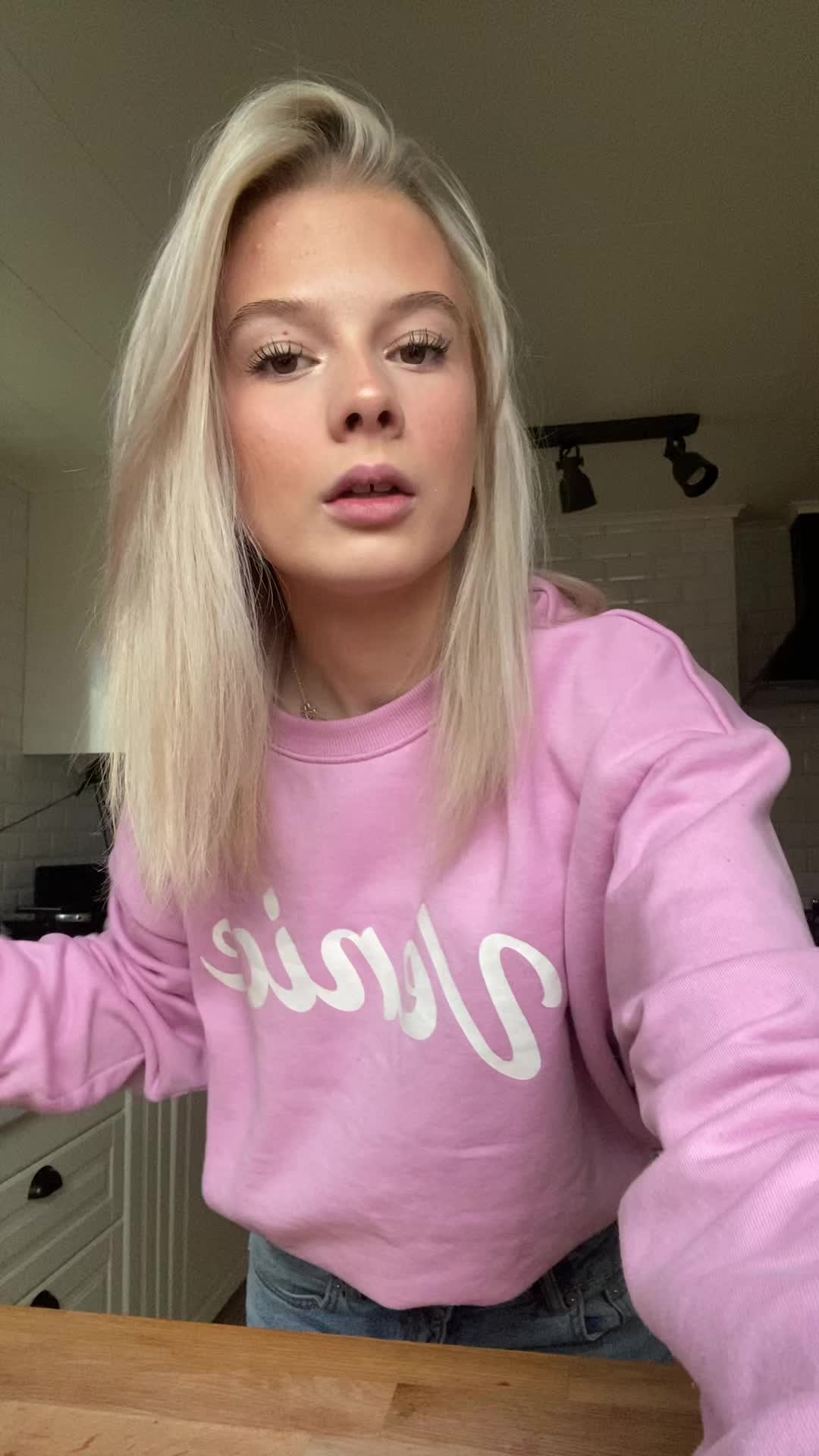 @Felicia 💕