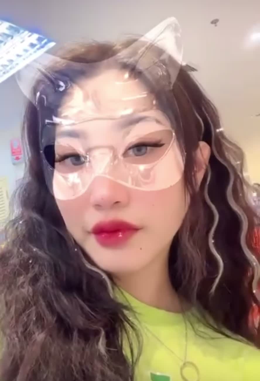@_02.moon_