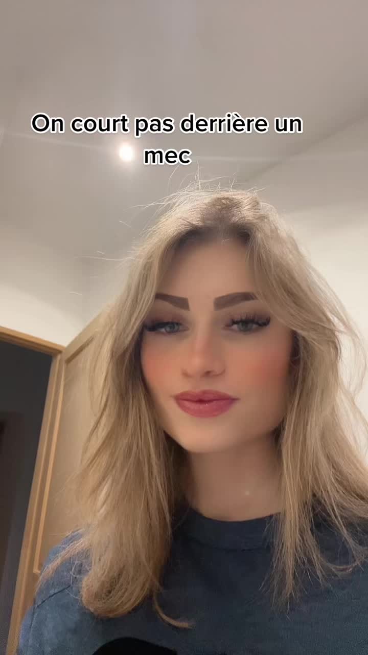 @La blonde aux yeux bleus