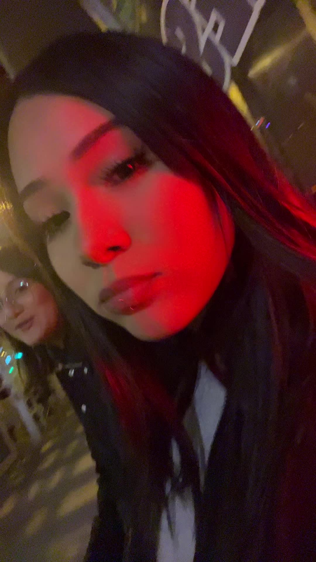 @😸