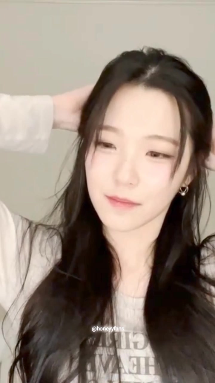 @hnyfns___