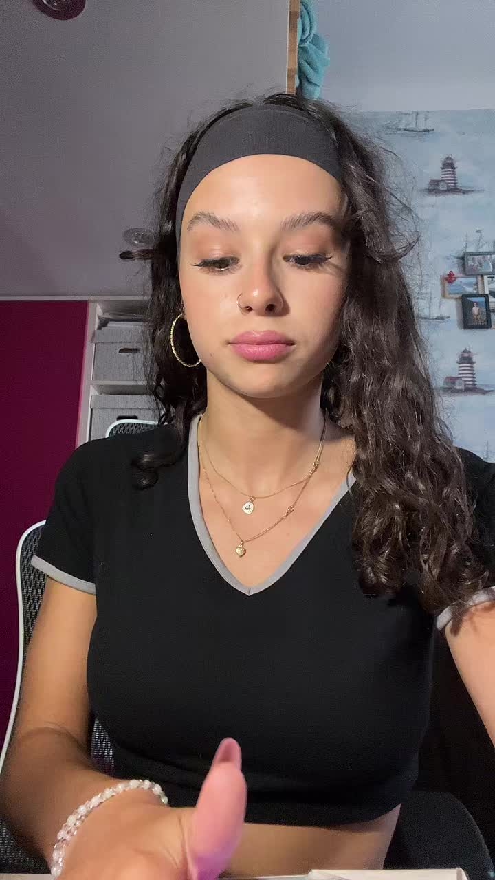 @ᴠᴀɴᴇꜱꜱ(ᴀ)