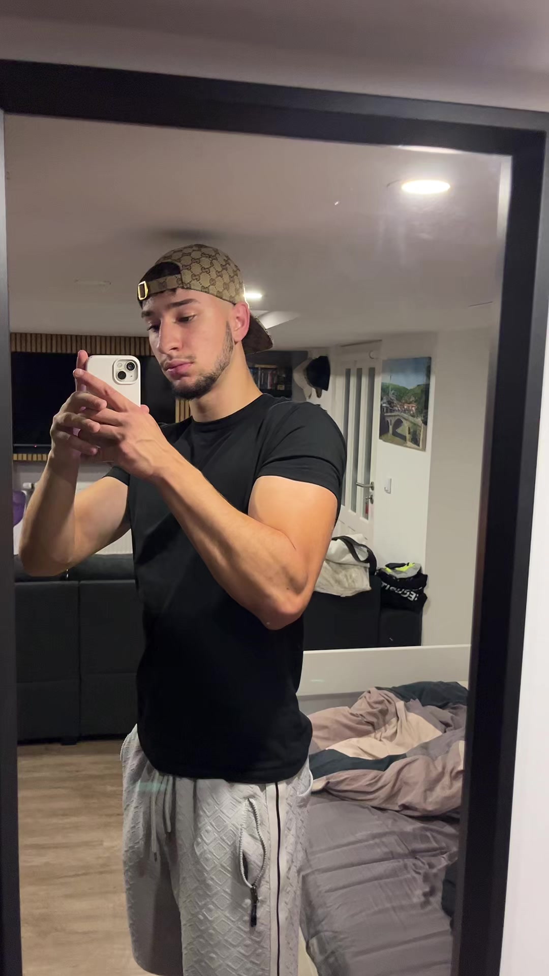 @MIT KOPF DURCH DIE DECKE