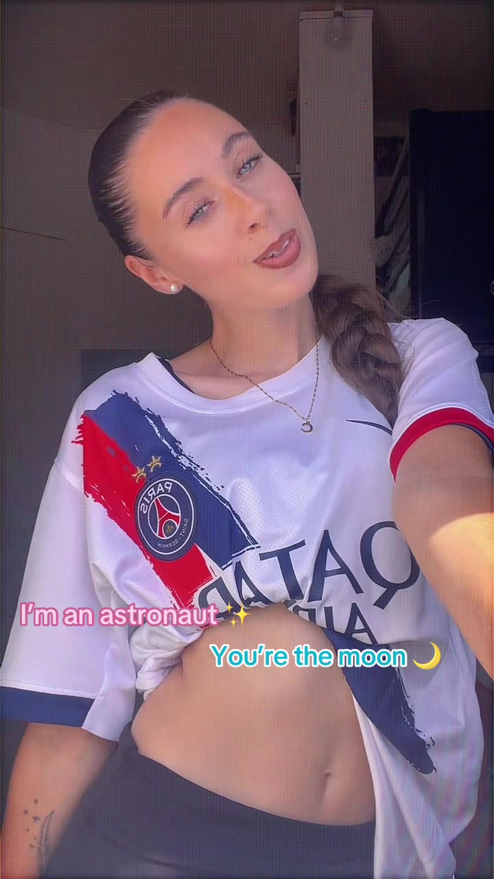 @𝐸𝓃𝑜𝓁𝒶_𝒶𝑔𝓍🌺