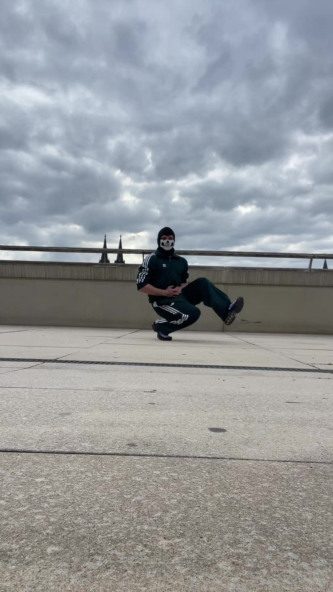 @…