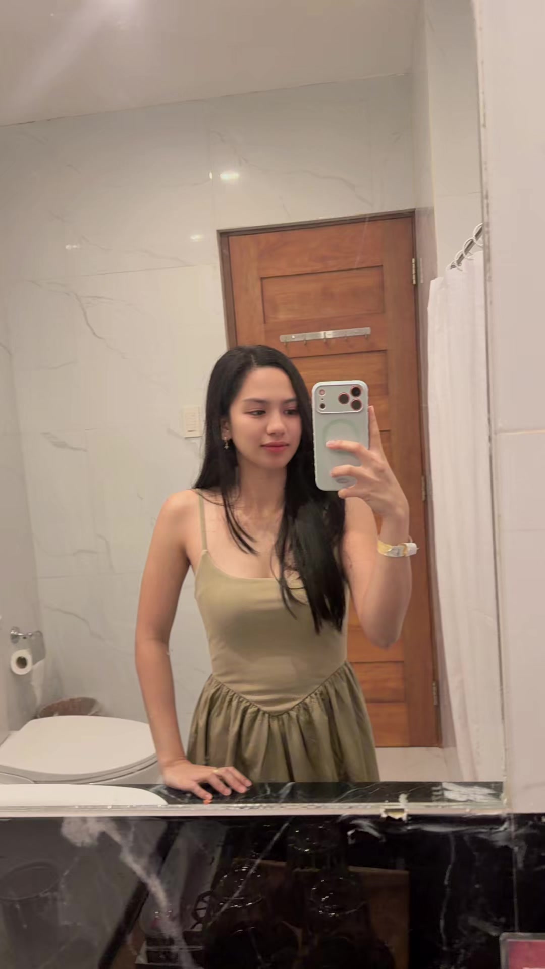 @Ella🌹
