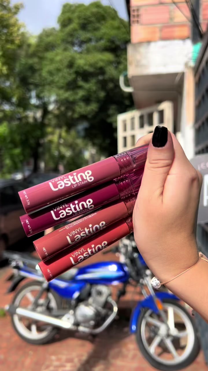 @Éclat Cosmetics