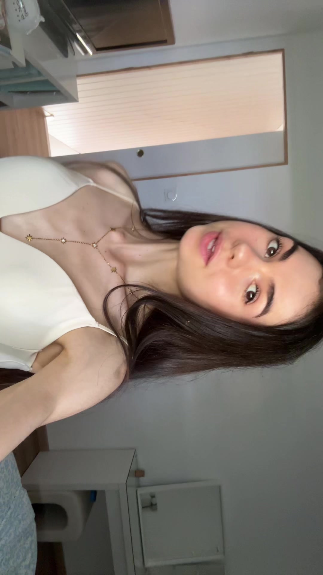 @Angie 💫