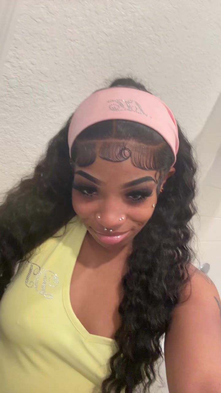 @👩🏽&zwj;❤️&zwj;💋&zwj;👩🏽