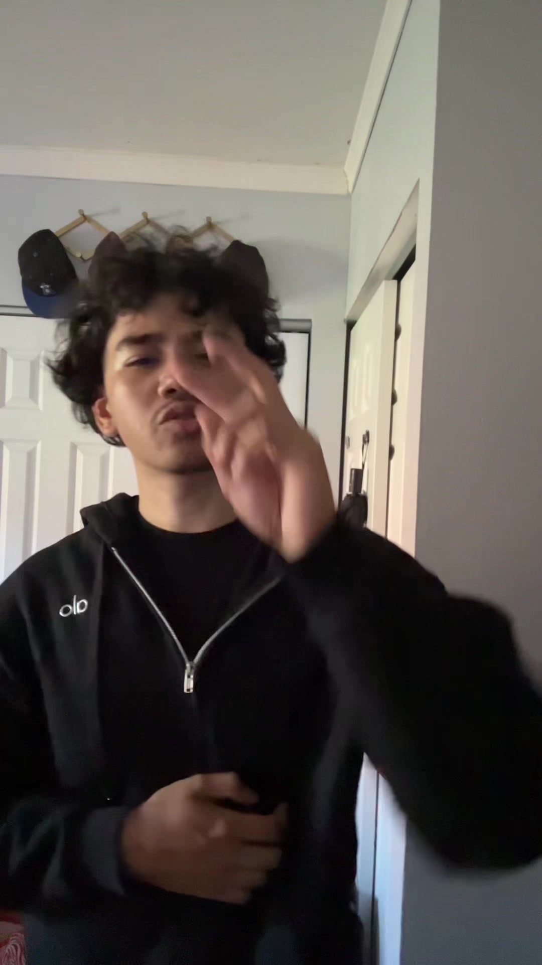 @Tyb