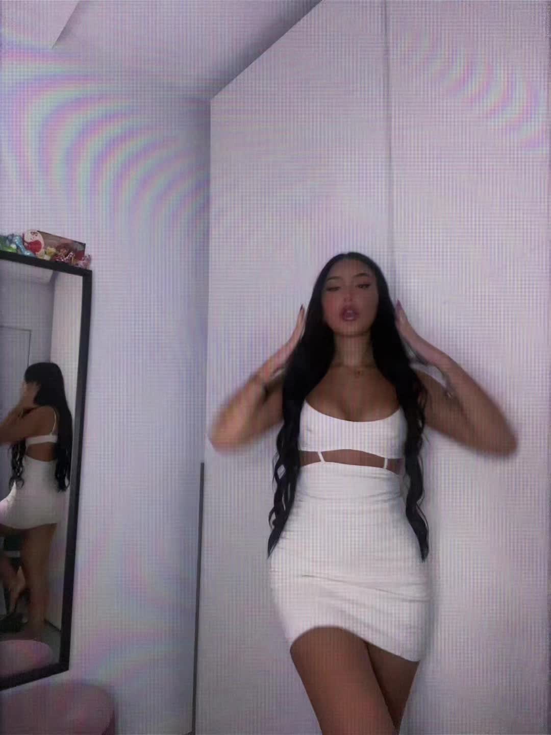 @𝐌