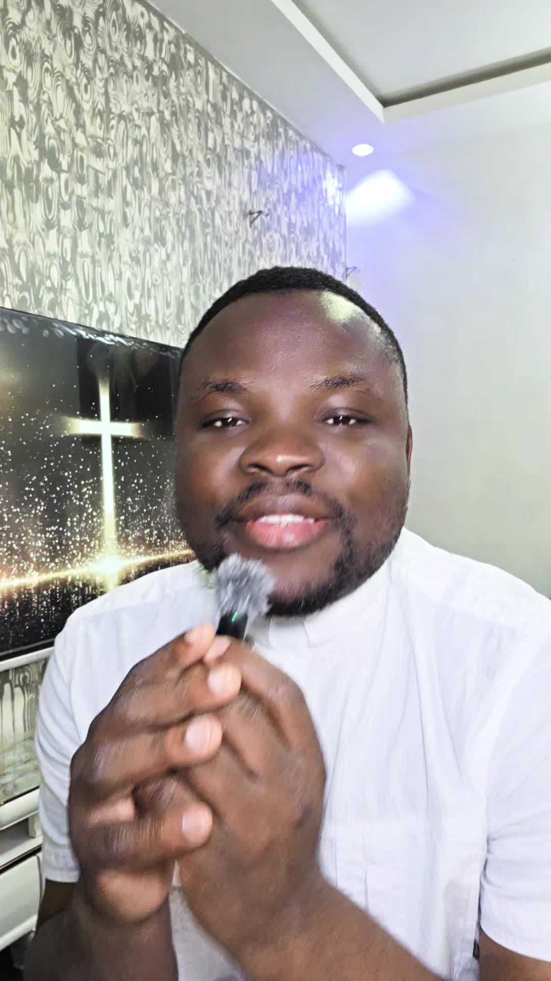 @Padre Précieux 🇨🇵🇻🇦