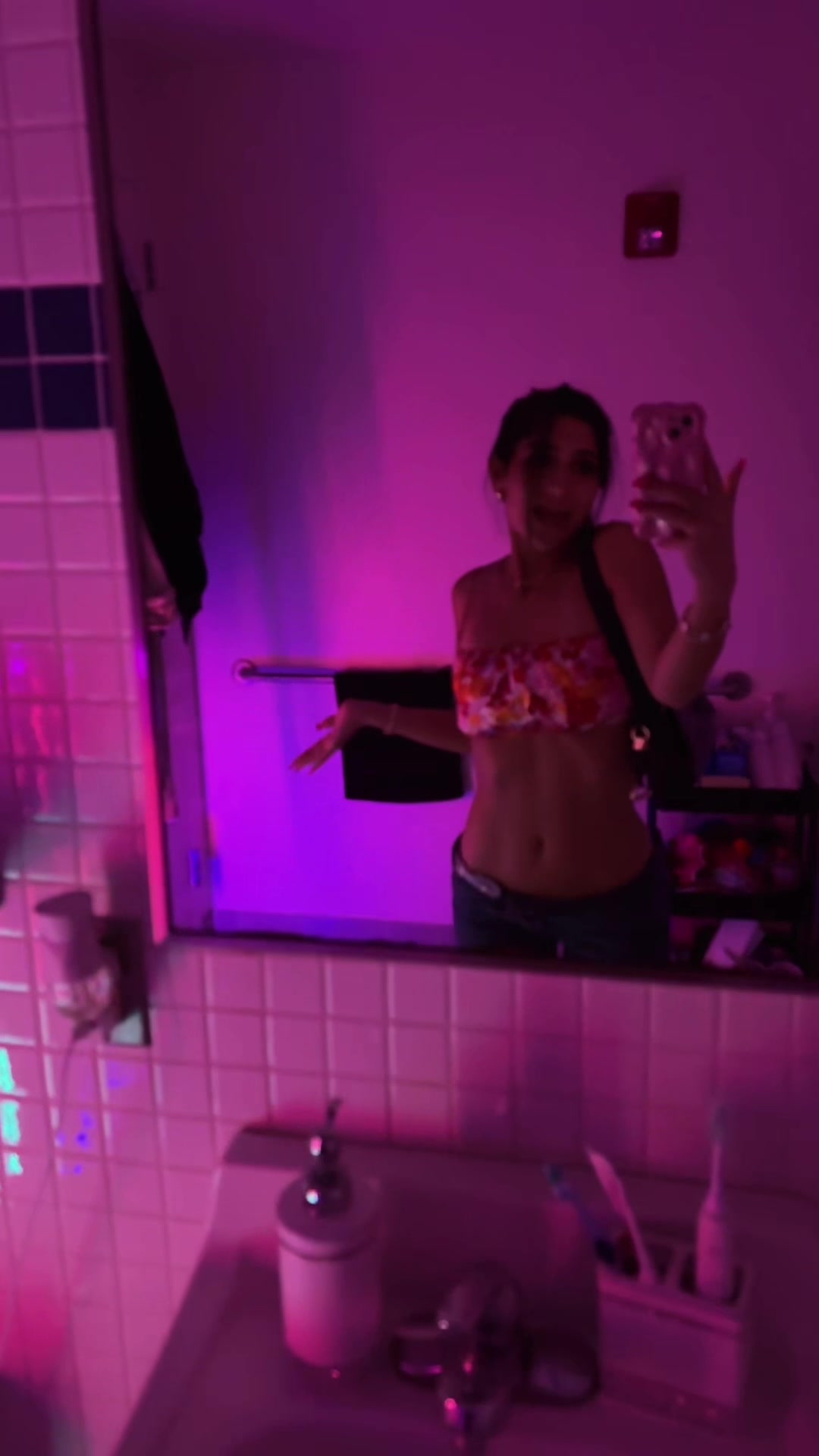 @avadeluca
