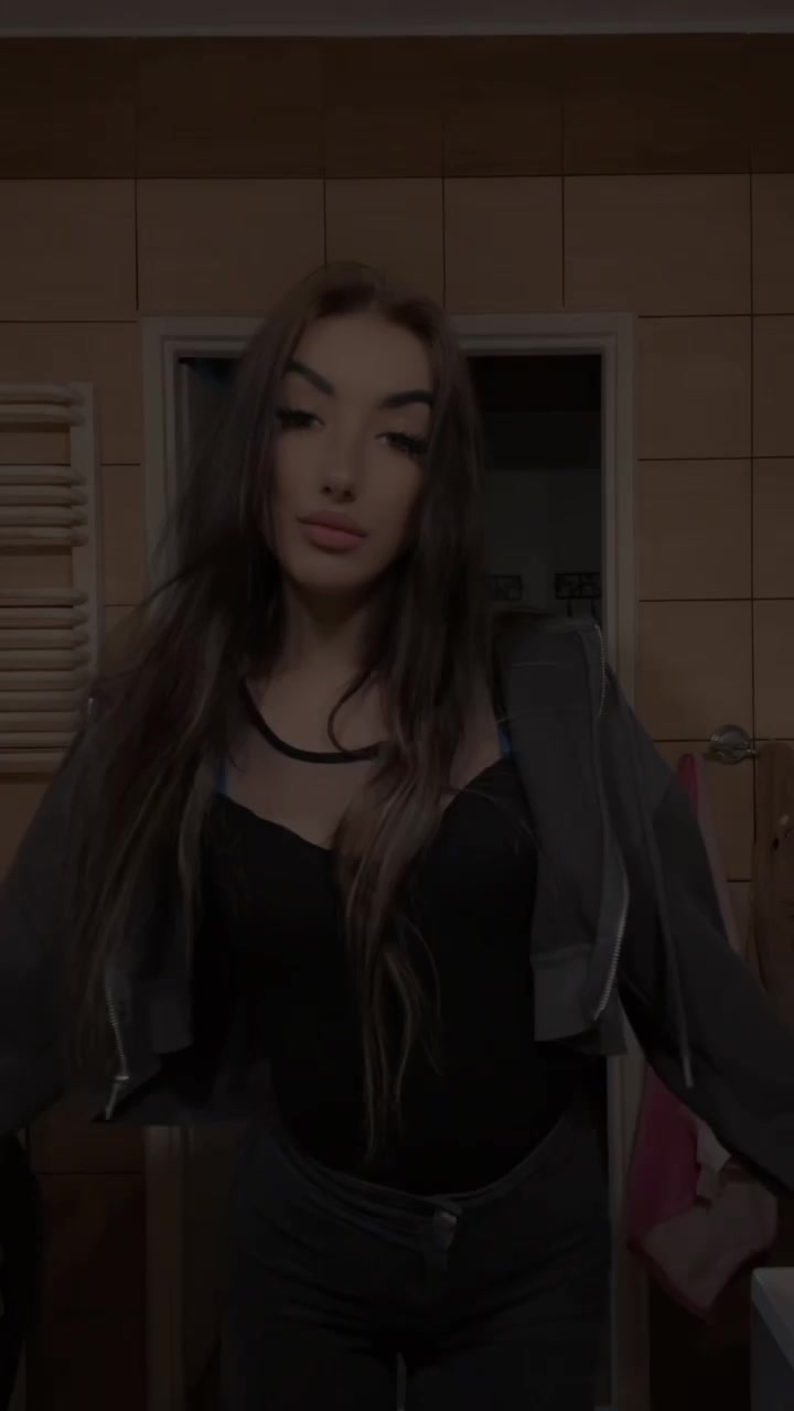 @_beluniaaa_
