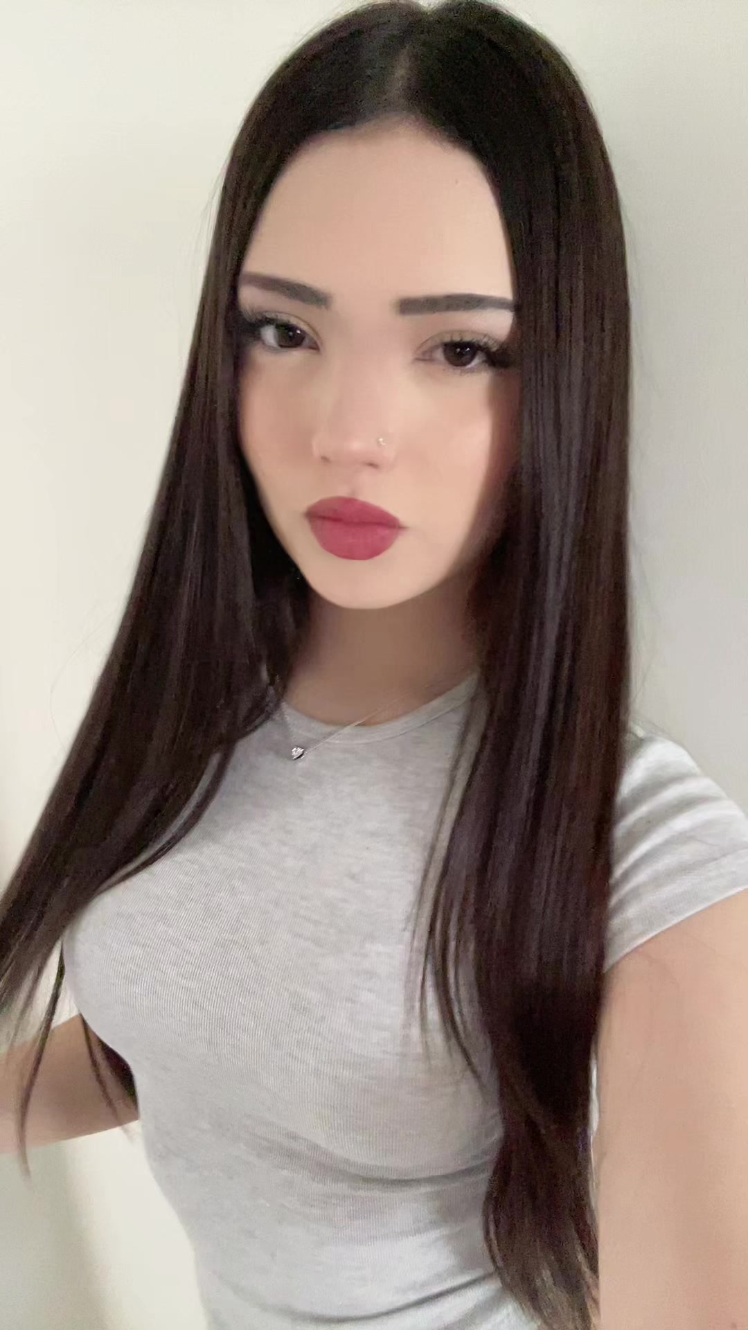 @𝒯