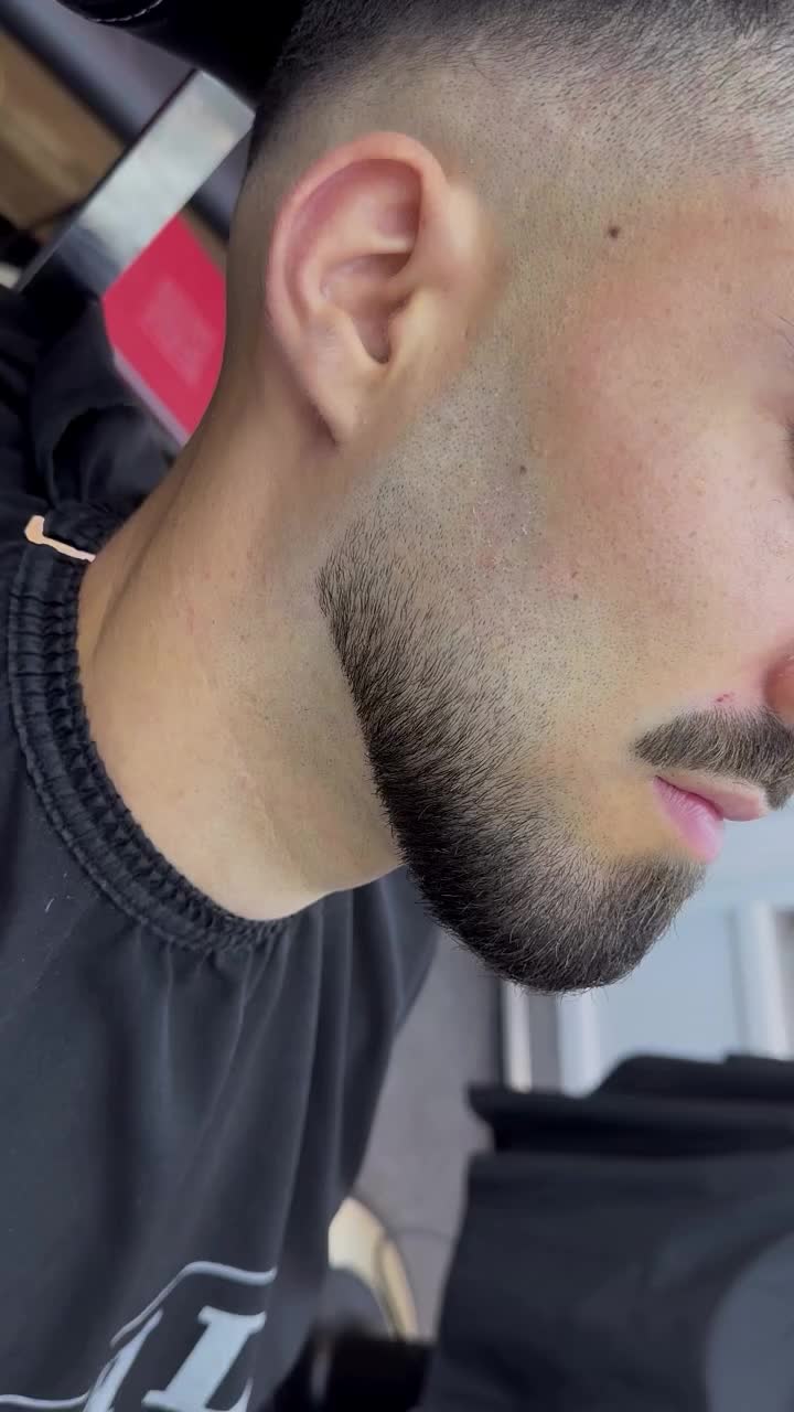 @𝙱𝙰𝚁𝙱𝙴𝚁 𝙻𝙸𝙰 💈