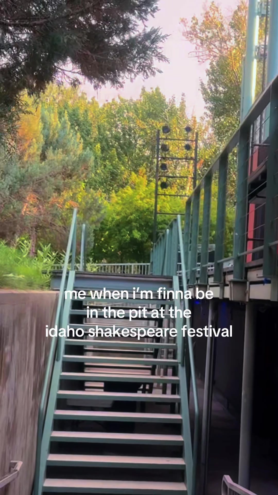 @Ava