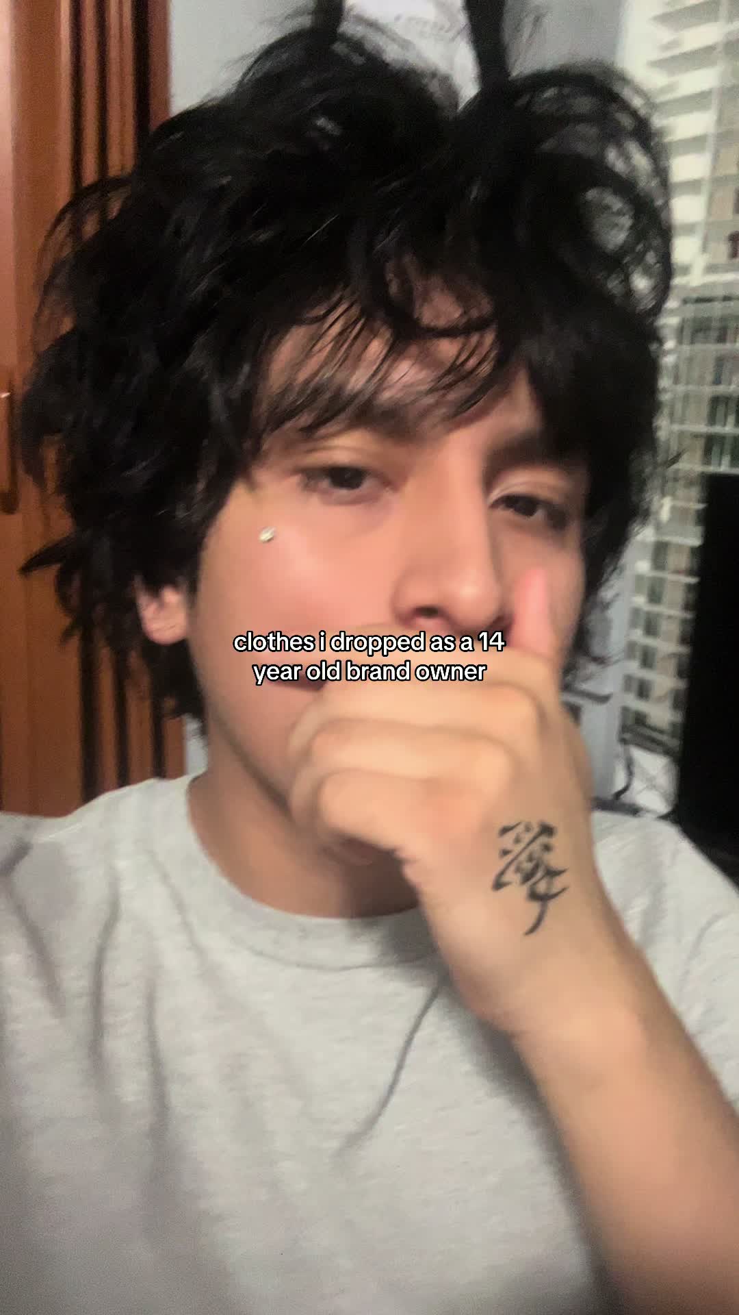 @⃟