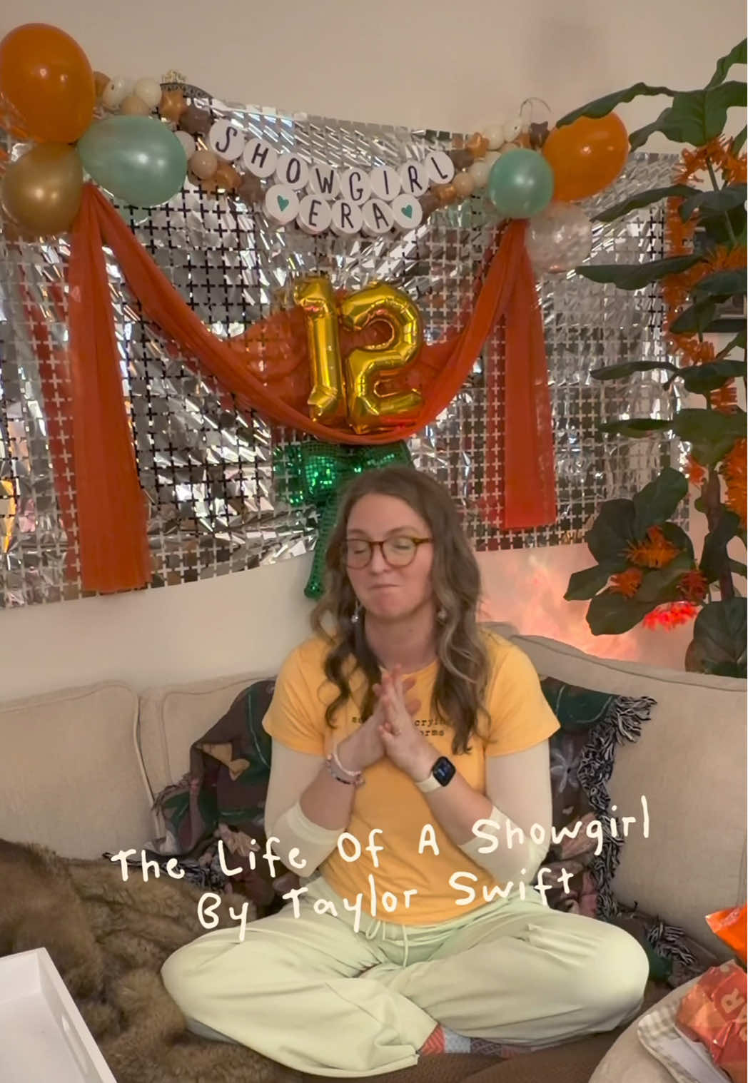 @bookswiftie 🐝