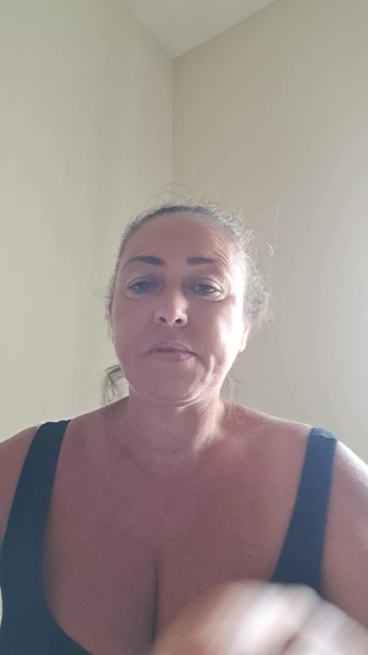 @Flora Guarino433