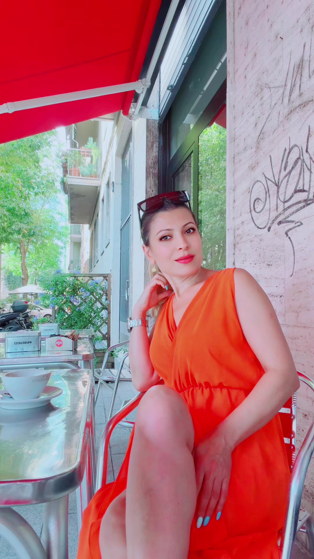 @პოზიტივი გოგო