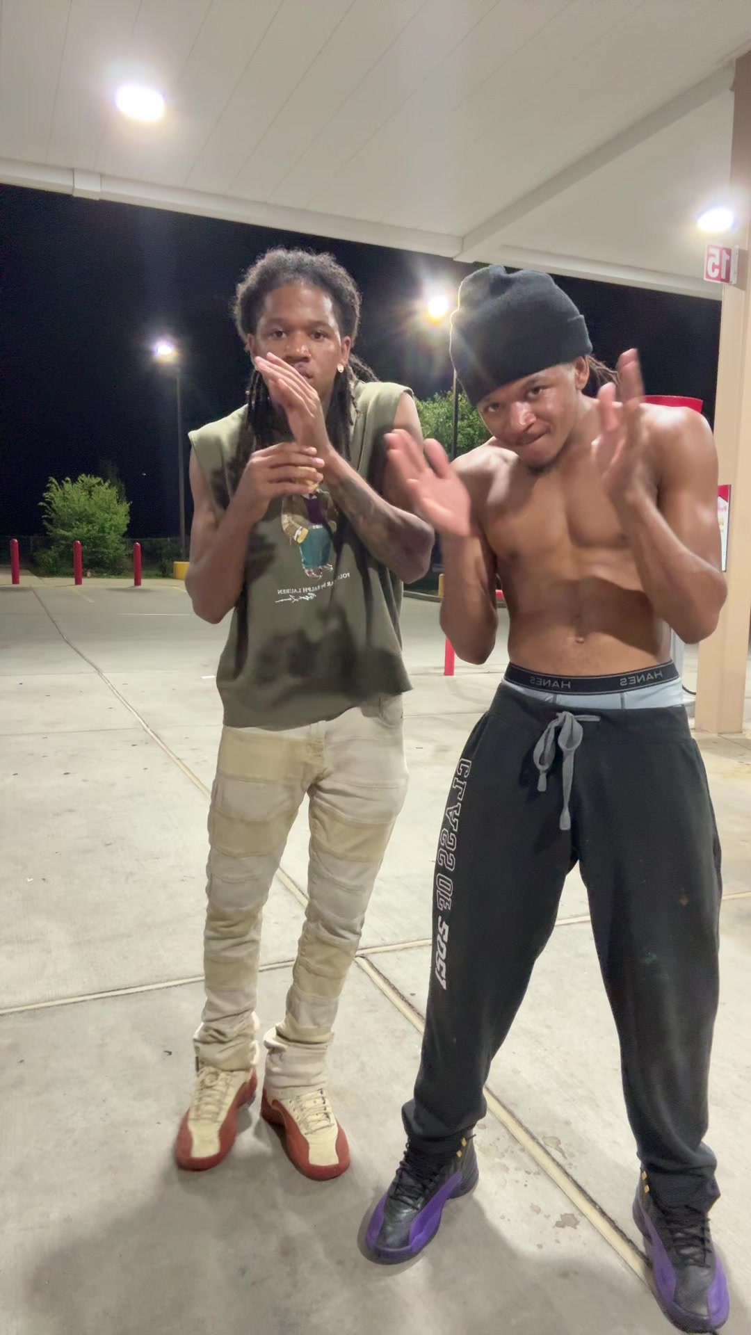 @Ghettotwins_