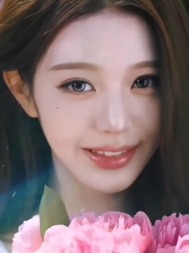 @๐
๐๐ก๐ซ๐๐๐ฅ๐ฎ๐ฎ.