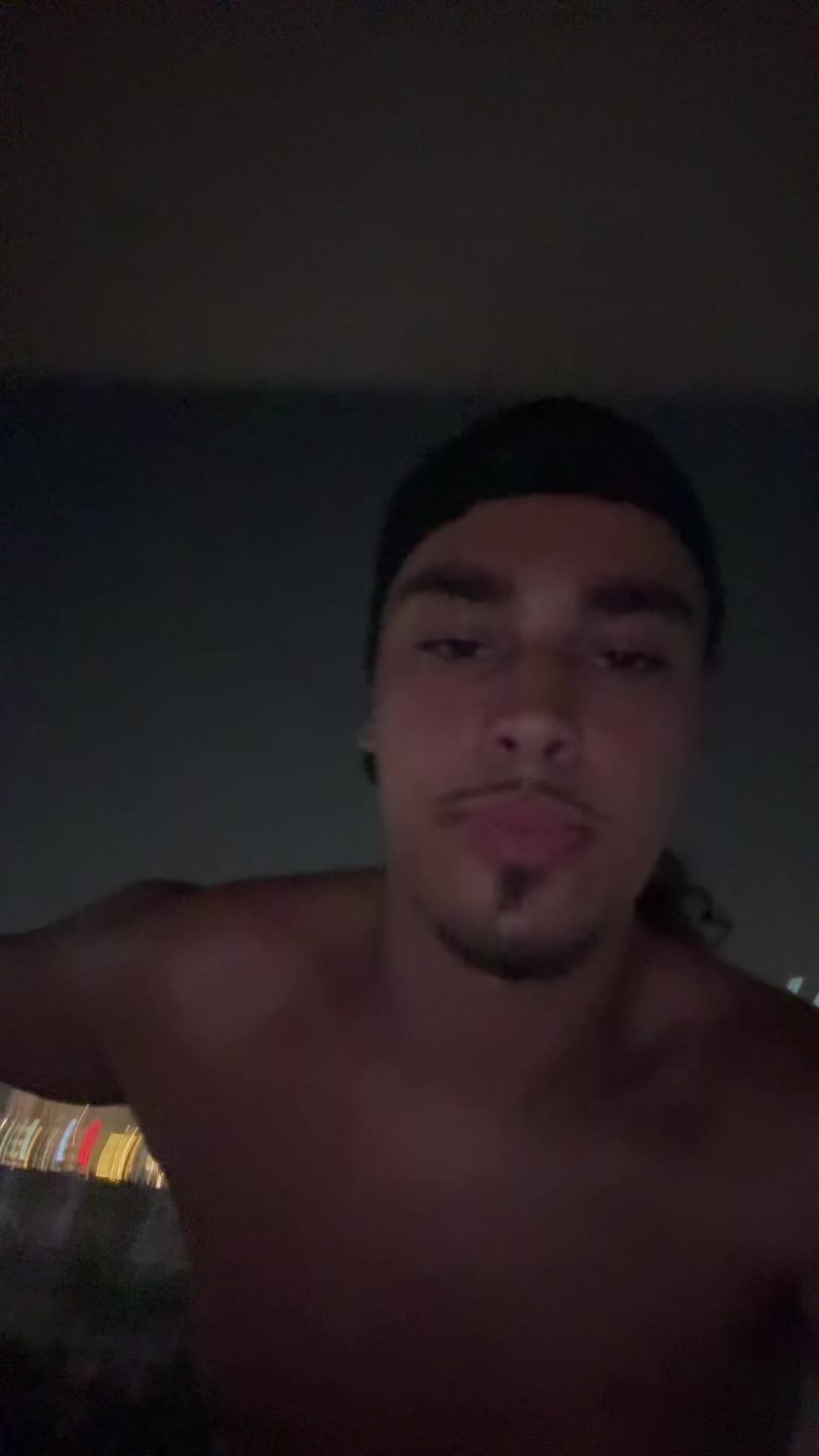 @7