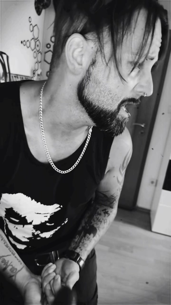 @D3NNI5
