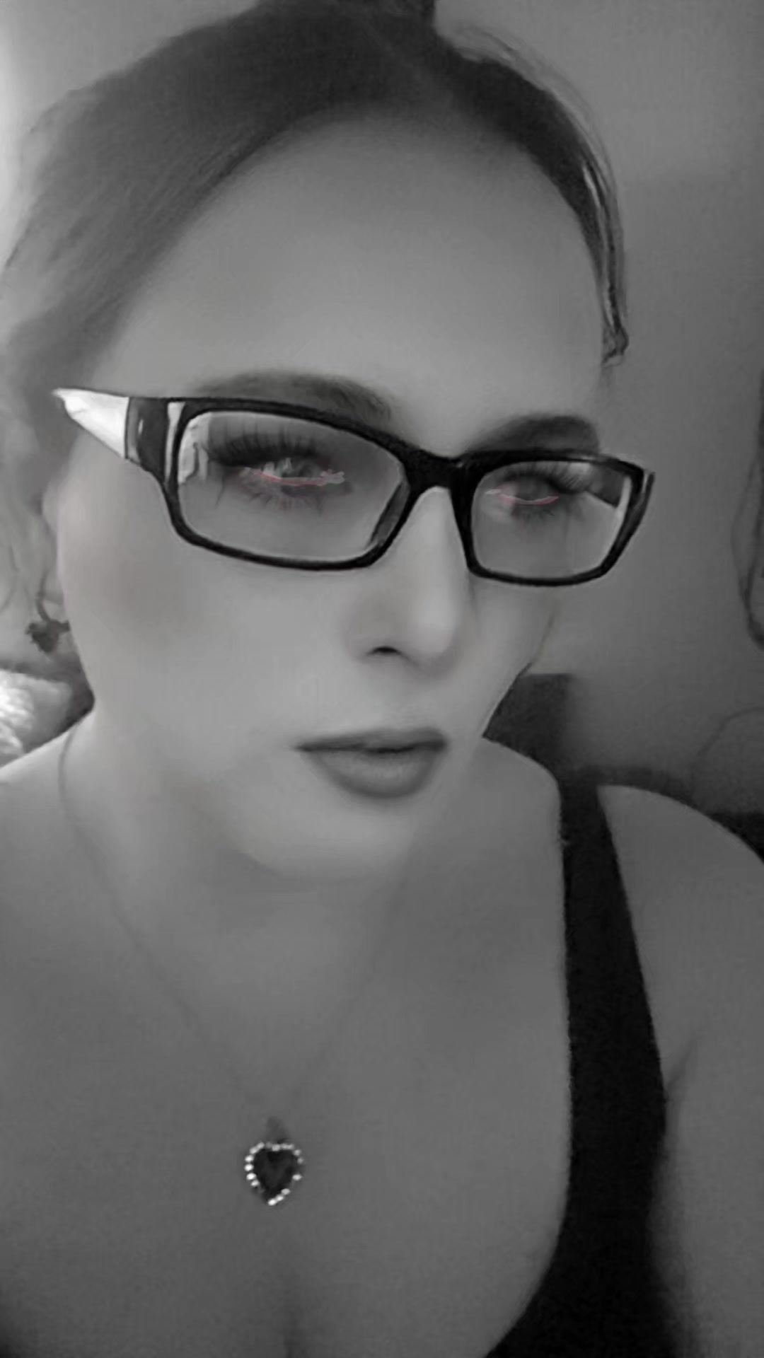 @KimCroft🧸🌹💙🎸🐋🐬🦋😈👻☘️🔥