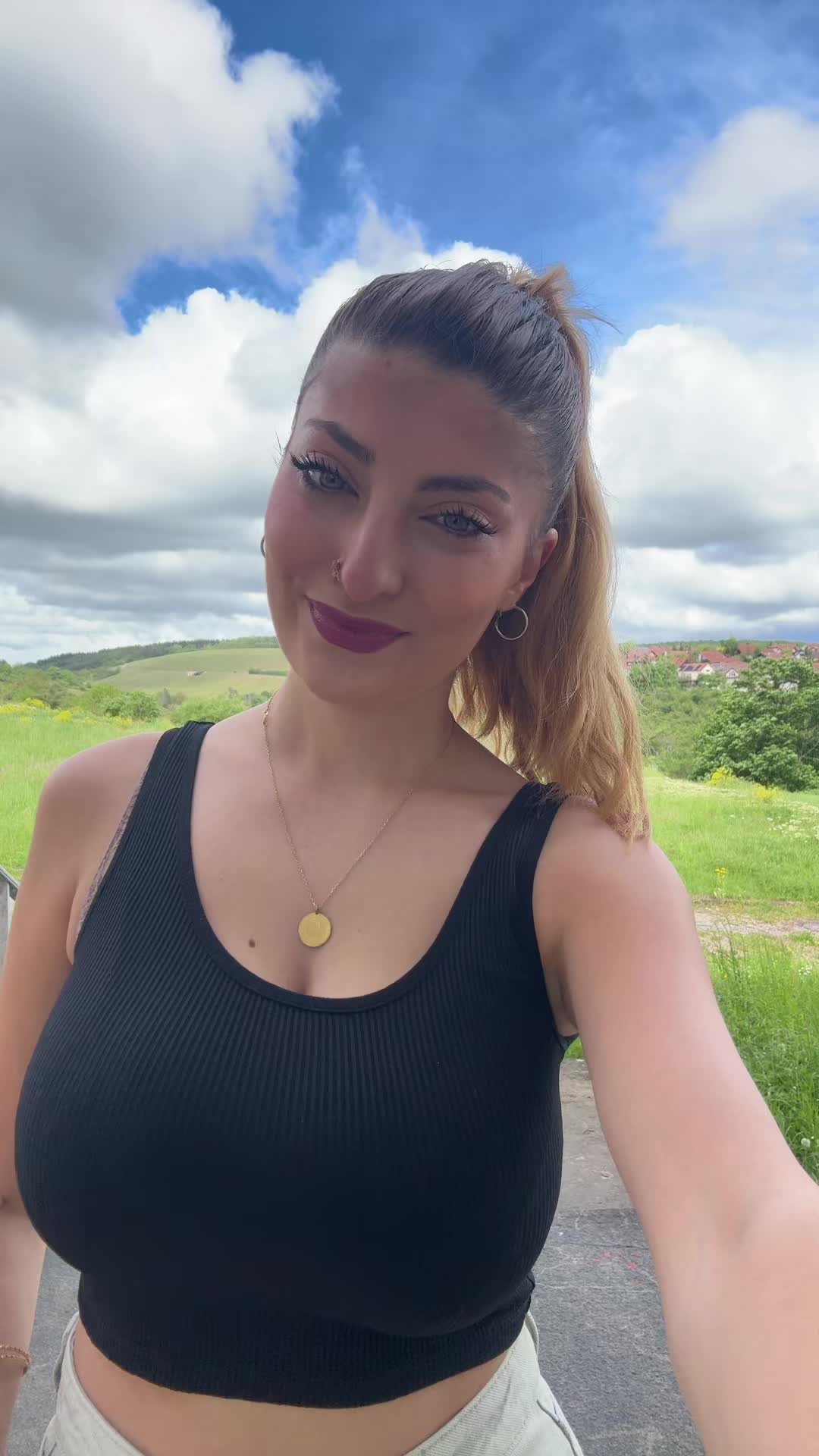 @peeloo47