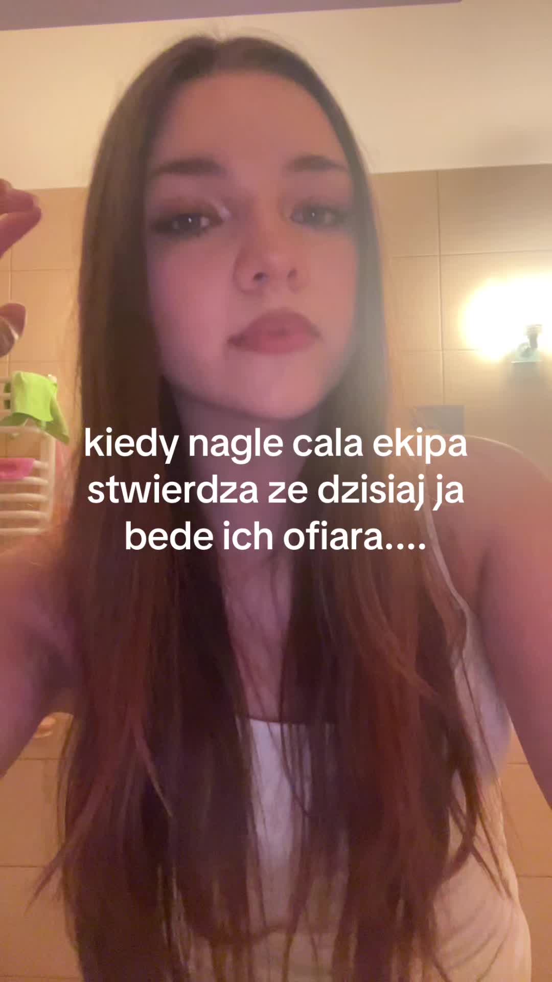 @🫰🏼