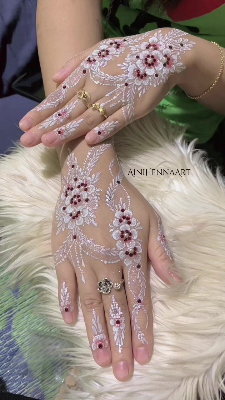 @Aini Henna