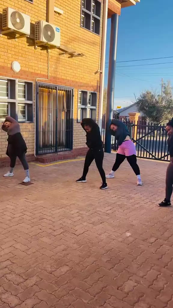 @kbyfitness