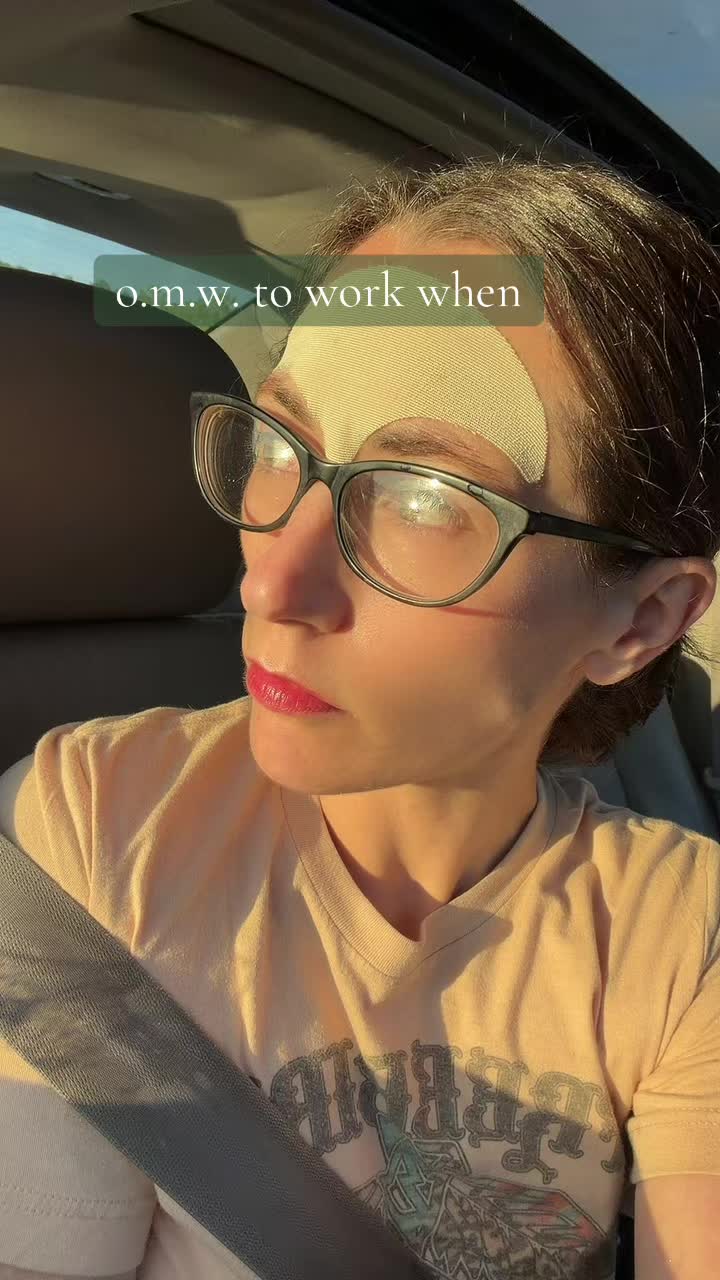 @thelaceylace
