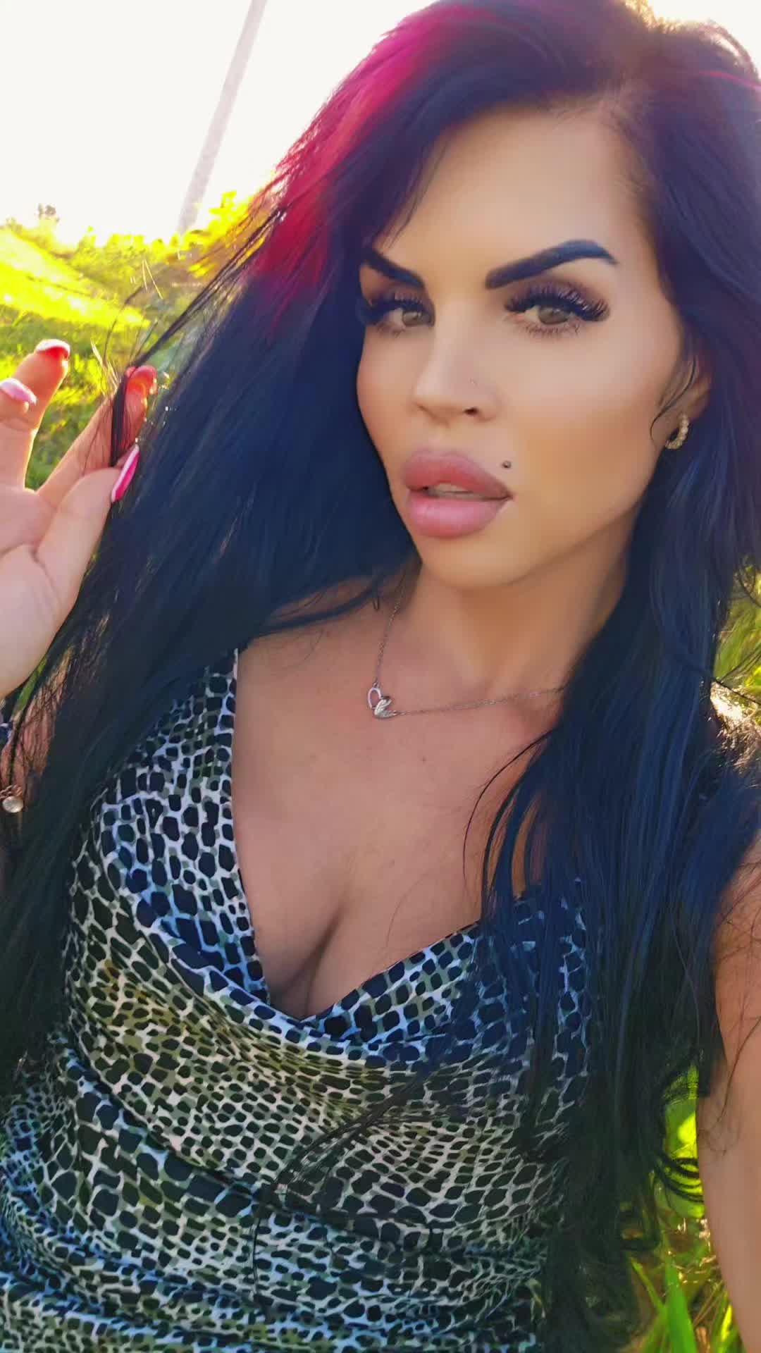 @_sindi_skandal_