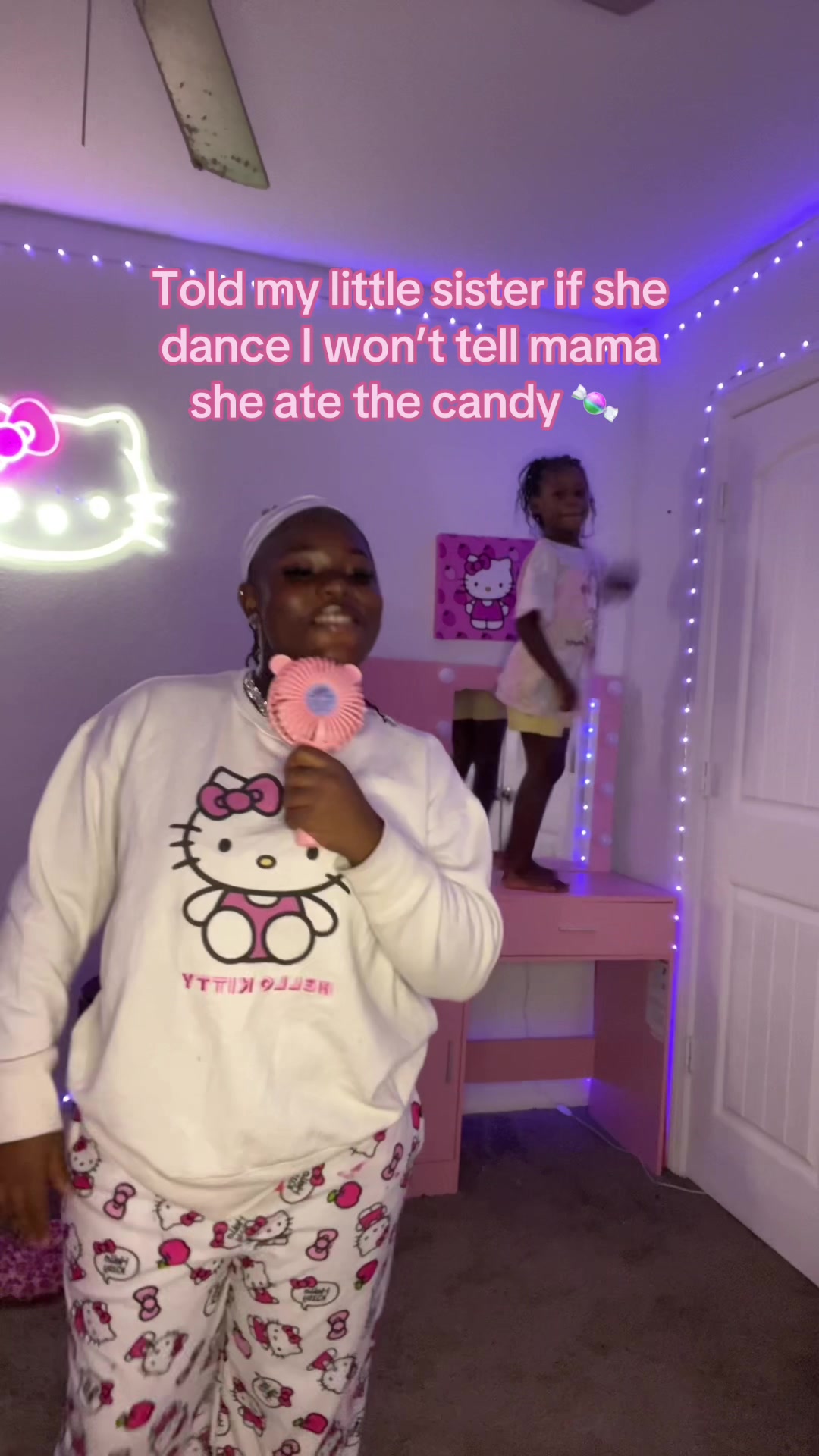 @QUEENGIGGLES