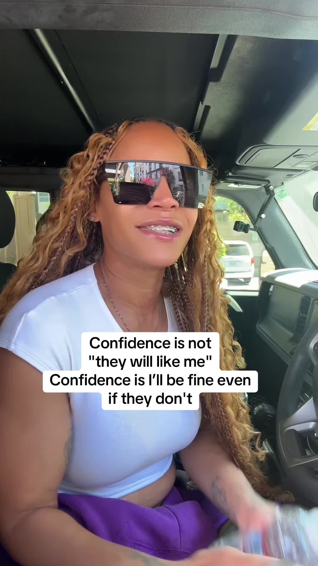 @Holly B | Lifestyle + Laughs